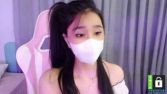 Snapshot of San___San chatting on February 13, 4:39 pm San San online show from February 13, 4:39 pm