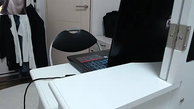 Snapshot of Kakushi_dori chatting on March 19, 10:55 am Kakushi dori online show from March 19, 10:55 am