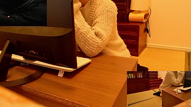 Snapshot of Kakushi_dori chatting on November 17, 12:20 pm Kakushi dori online show from November 17, 12:20 pm