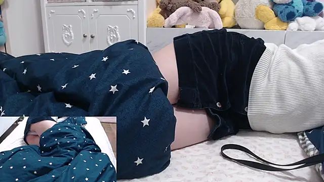 Snapshot of Kakushi_dori chatting on January 19, 9:33 am Kakushi dori online show from January 19, 9:33 am