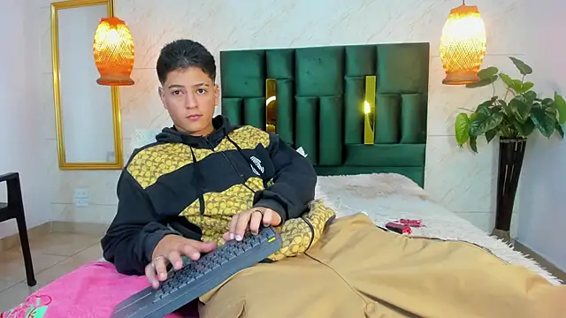 Levy Steve online show from October 25, 3:28 am