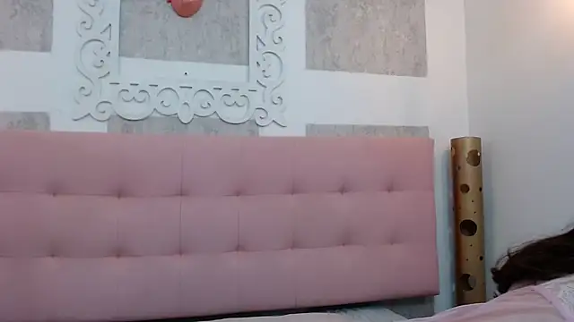 Lindsey8 online show from December 14, 7:29 am