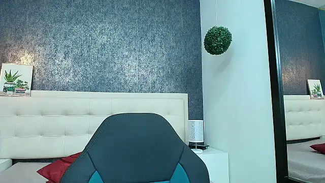 Lindsey8 online show from March 19, 4:13 pm