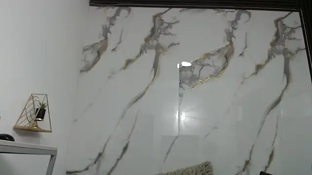 Lindsey8 online show from April 4, 1:28 pm