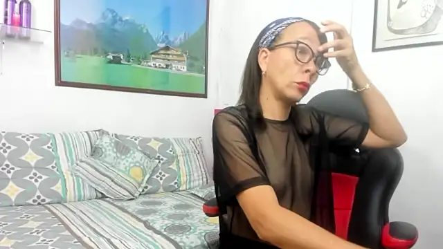 Snapshot of daniela_xue chatting on June 14, 12:18 am daniela xue online show from June 14, 12:18 am