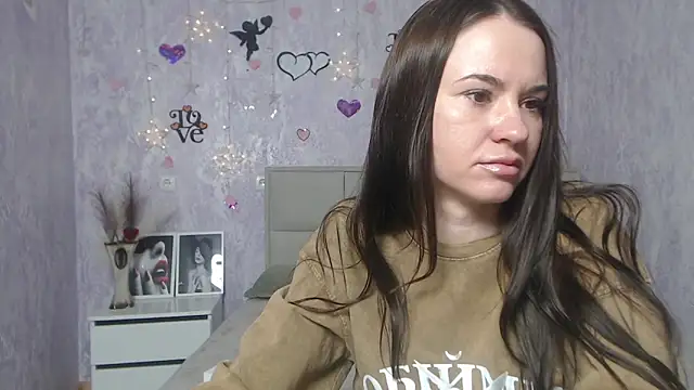Snapshot of KaraCriegs chatting on March 1, 6:21 pm KaraCriegs online show from March 1, 6:21 pm