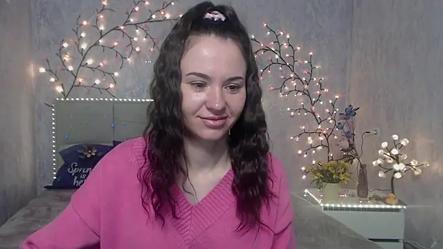 KaraCriegs online show from April 19, 5:25 pm