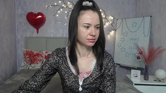 Snapshot of KaraCriegs chatting on January 18, 8:01 pm KaraCriegs online show from January 18, 8:01 pm