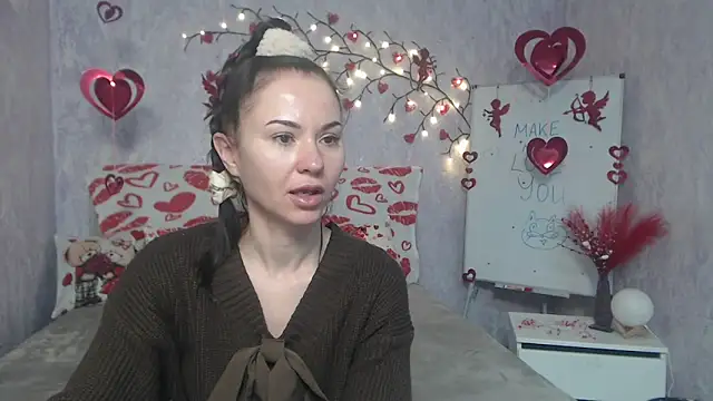 Snapshot of KaraCriegs chatting on February 7, 10:07 pm KaraCriegs online show from February 7, 10:07 pm