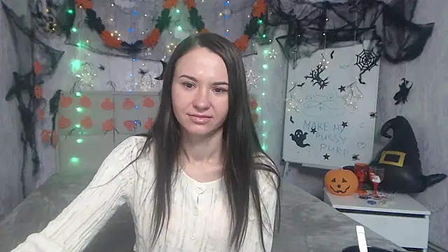 Snapshot of KaraCriegs chatting on November 1, 6:35 pm KaraCriegs online show from November 1, 6:35 pm