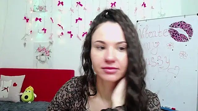 KaraCriegs online show from April 30, 6:04 pm