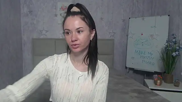 Snapshot of KaraCriegs chatting on November 8, 6:33 pm KaraCriegs online show from November 8, 6:33 pm