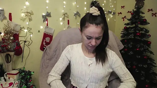 Snapshot of KaraCriegs chatting on December 15, 6:58 pm KaraCriegs online show from December 15, 6:58 pm