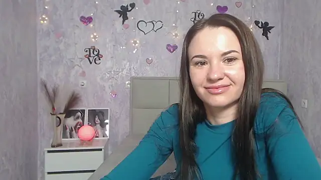 Snapshot of KaraCriegs chatting on March 10, 12:28 am KaraCriegs online show from March 10, 12:28 am
