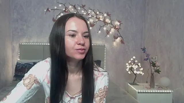 KaraCriegs online show from March 7, 6:35 pm