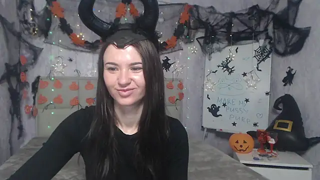 Snapshot of KaraCriegs chatting on October 31, 6:37 pm KaraCriegs online show from October 31, 6:37 pm