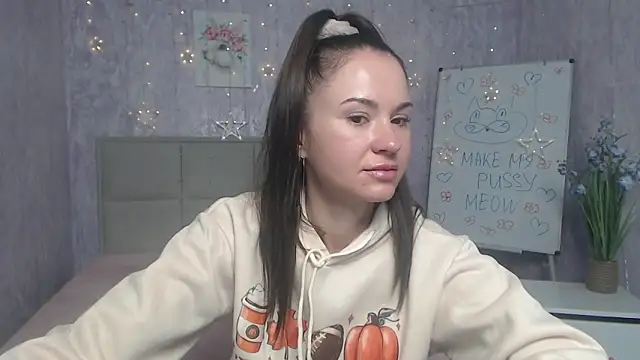Snapshot of KaraCriegs chatting on September 27, 5:30 pm KaraCriegs online show from September 27, 5:30 pm