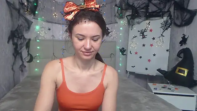 Snapshot of KaraCriegs chatting on October 20, 5:13 pm KaraCriegs online show from October 20, 5:13 pm