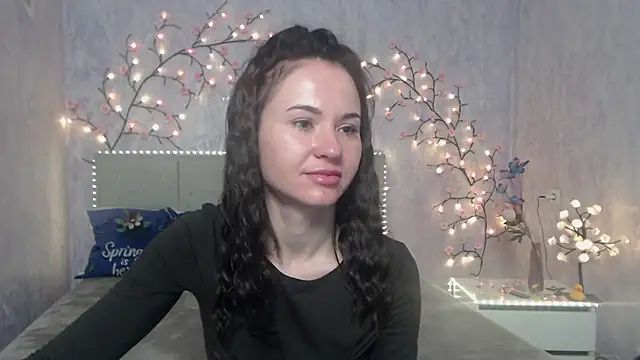 KaraCriegs online show from April 22, 5:31 pm