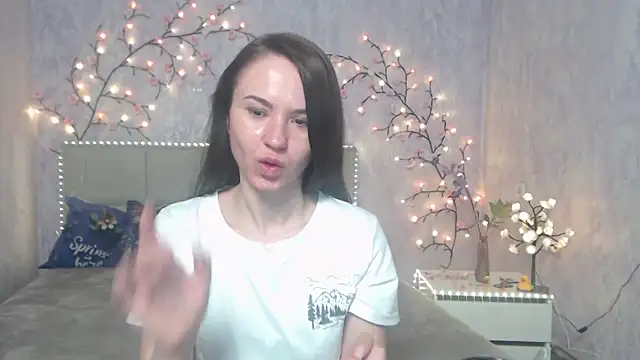 KaraCriegs online show from May 1, 6:13 pm