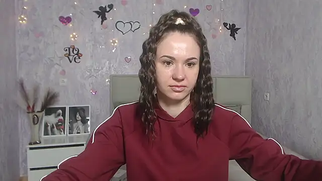 Snapshot of KaraCriegs chatting on March 12, 6:32 pm KaraCriegs online show from March 12, 6:32 pm