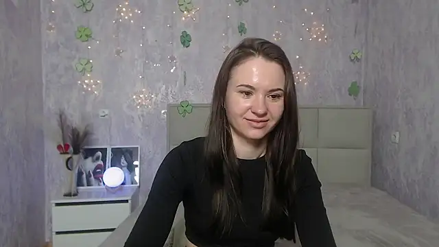 Snapshot of KaraCriegs chatting on March 15, 12:25 am KaraCriegs online show from March 15, 12:25 am