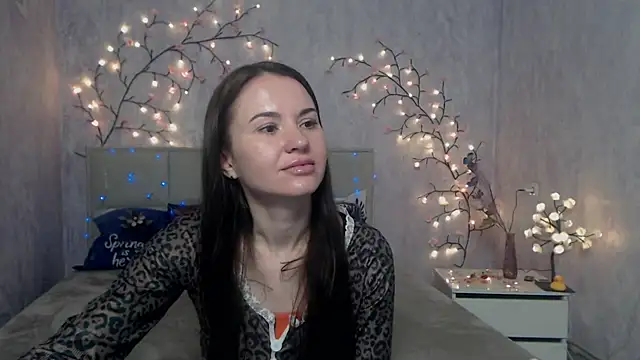 KaraCriegs online show from April 18, 7:18 pm