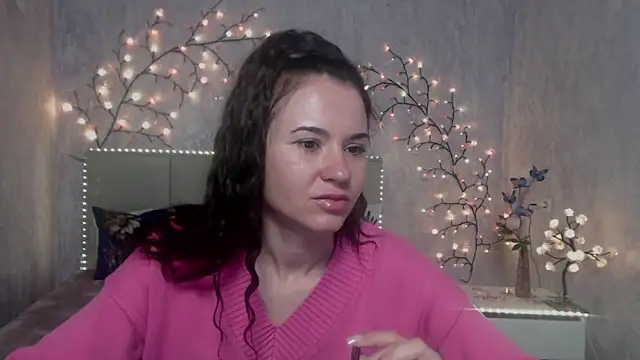 KaraCriegs online show from April 15, 8:20 pm