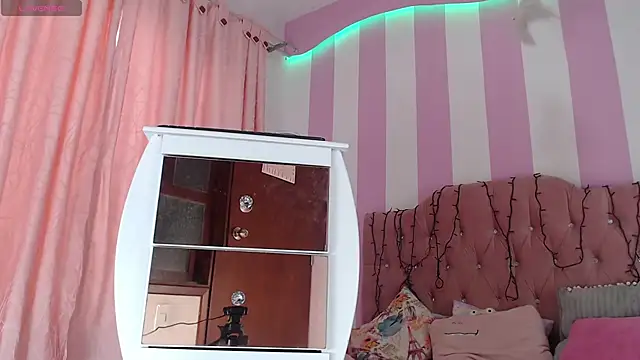 Snapshot of zaleya_mateus chatting on September 23, 2:35 pm zaleya mateus online show from September 23, 2:35 pm