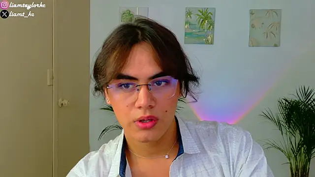 Liam Taylor online show from December 3, 10:20 pm