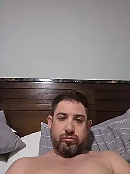 Snapshot of caliguy37 chatting on June 27, 5:02 am caliguy37 online show from June 27, 5:02 am