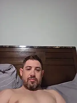 Snapshot of caliguy37 chatting on June 12, 5:49 am caliguy37 online show from June 12, 5:49 am
