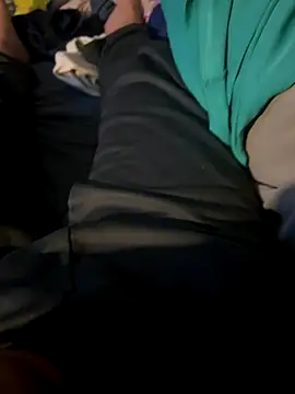 caliguy37 online show from December 4, 5:38 pm