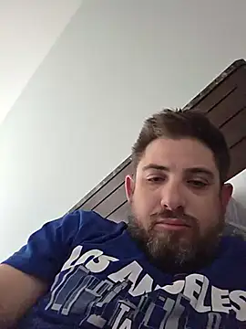 Snapshot of caliguy37 chatting on June 1, 4:50 pm caliguy37 online show from June 1, 4:50 pm