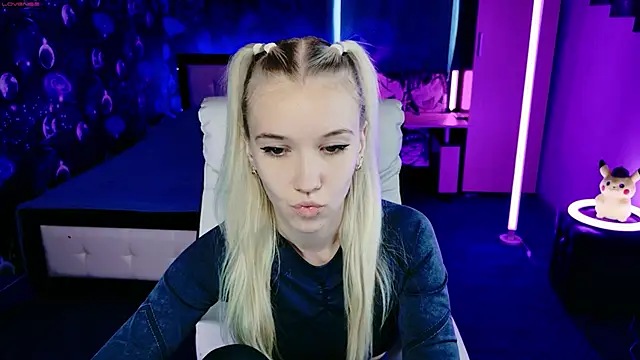 ShhhO O online show from October 26, 11:21 am