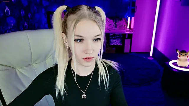 ShhhO O online show from March 7, 6:02 pm