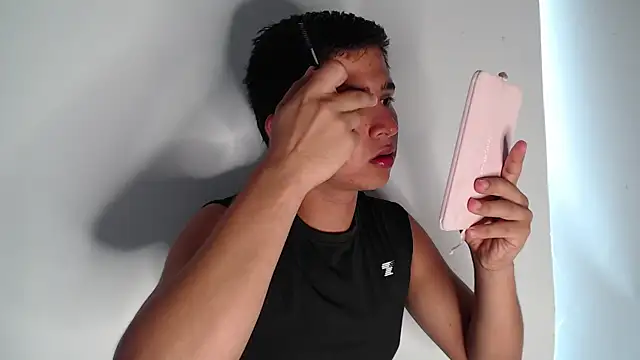 Snapshot of harold_18_ chatting on November 7, 6:34 pm harold 18 online show from November 7, 6:34 pm