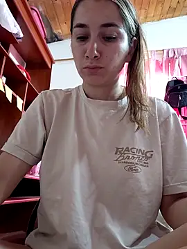 Snapshot of Iris_love18 chatting on May 24, 2:39 pm Iris love18 online show from May 24, 2:39 pm