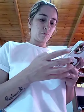 Iris love18 online show from March 7, 3:39 pm