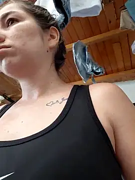 Snapshot of Iris_love18 chatting on June 11, 1:08 pm Iris love18 online show from June 11, 1:08 pm