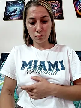 Snapshot of Iris_love18 chatting on April 27, 2:37 pm Iris love18 online show from April 27, 2:37 pm