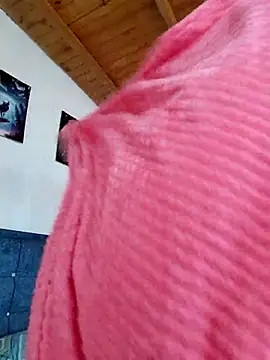 Snapshot of Iris_love18 chatting on June 28, 1:50 pm Iris love18 online show from June 28, 1:50 pm