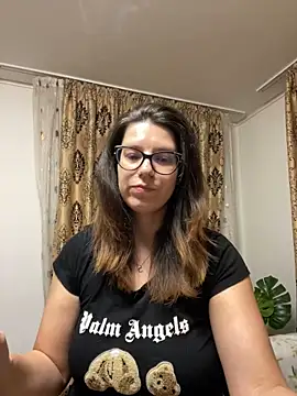 NadiraNoor online show from March 18, 11:27 pm