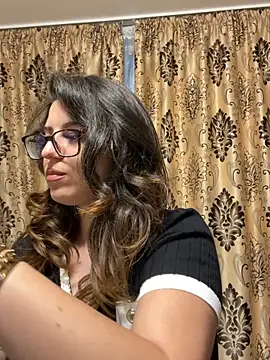 NadiraNoor online show from May 14, 3:14 am