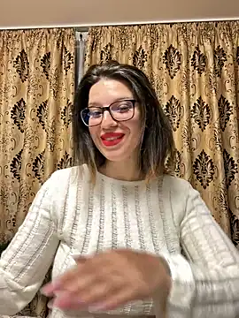 NadiraNoor online show from April 28, 9:08 pm