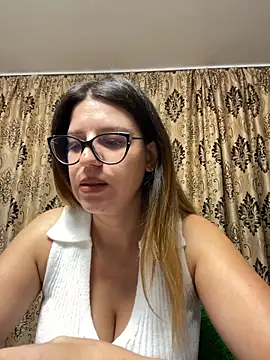 NadiraNoor online show from October 20, 8:53 pm