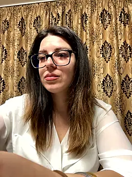 NadiraNoor online show from April 14, 10:59 pm