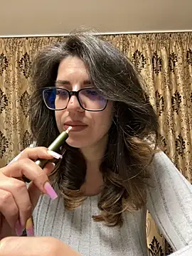 NadiraNoor online show from May 15, 1:58 am