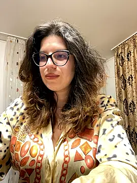 NadiraNoor online show from March 5, 10:59 pm