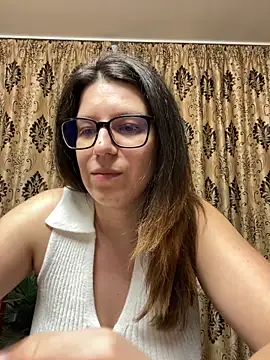 NadiraNoor online show from April 10, 11:12 pm